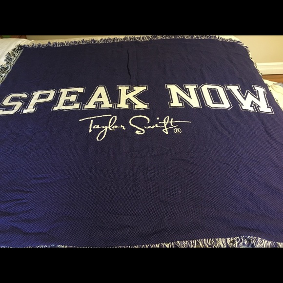 Taylor Swift Speak Now 2022 TV Blanket - Picture 2 of 6